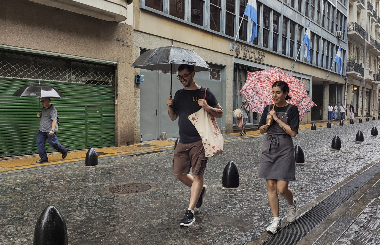 Lluvias y tormentas sobre la Ciudad de Buenos Aires. Foto: NA/DAMIAN DOPACIO.