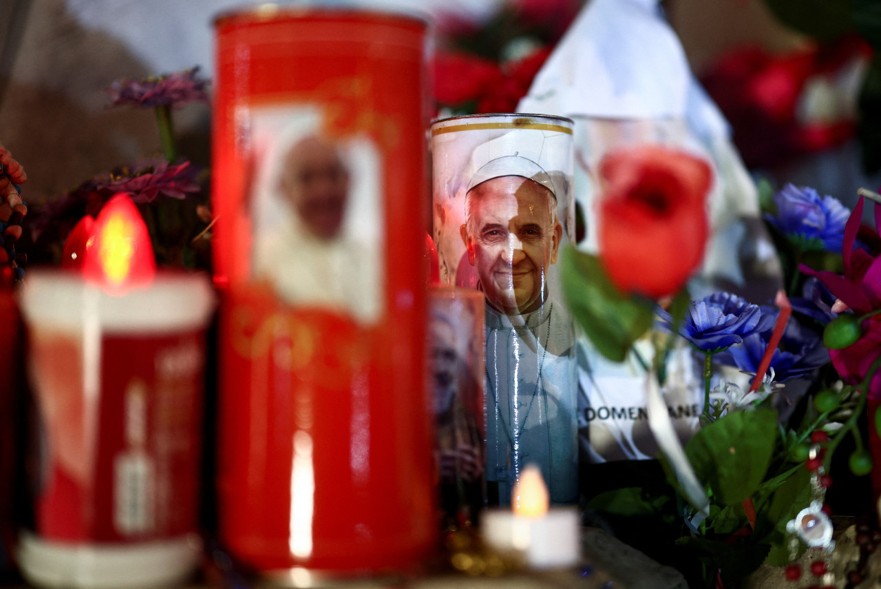 Cadena de oración por la salud del Papa Francisco. Foto: REUTERS.