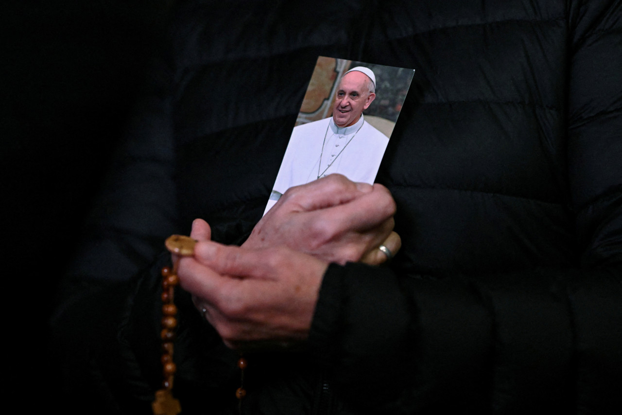 Cadena de oración por la salud del Papa Francisco. Foto: REUTERS.