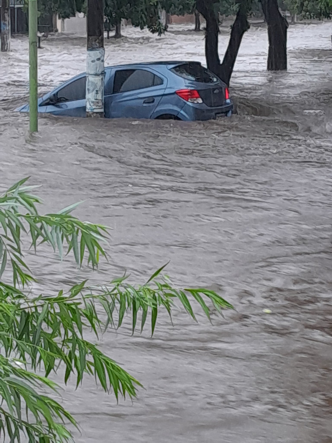 Fuerte tormenta en Tucumán. Foto X  @CrisGeMartin