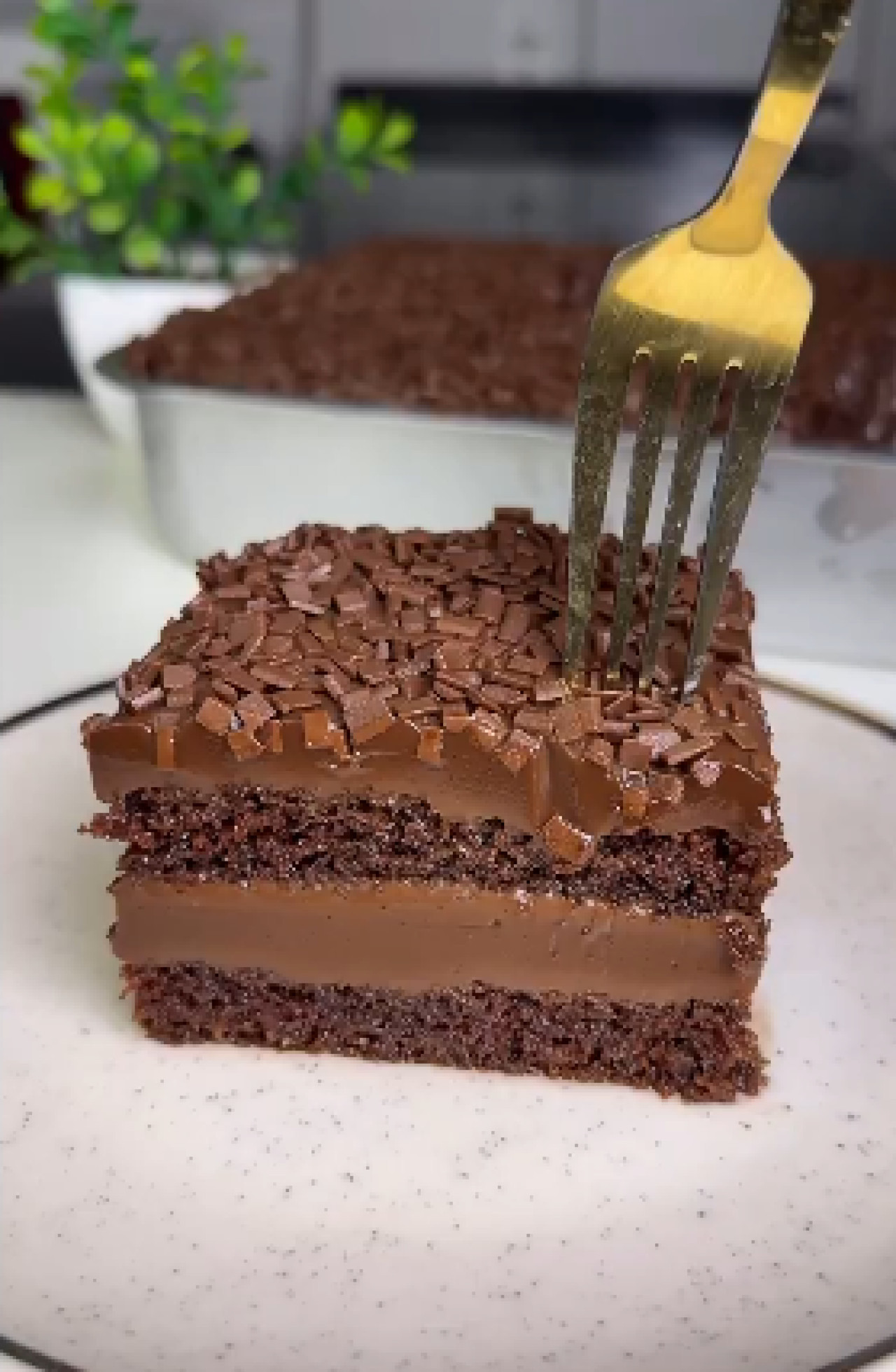 Bolo de brigadeiro. Foto X @receitacaseiraa