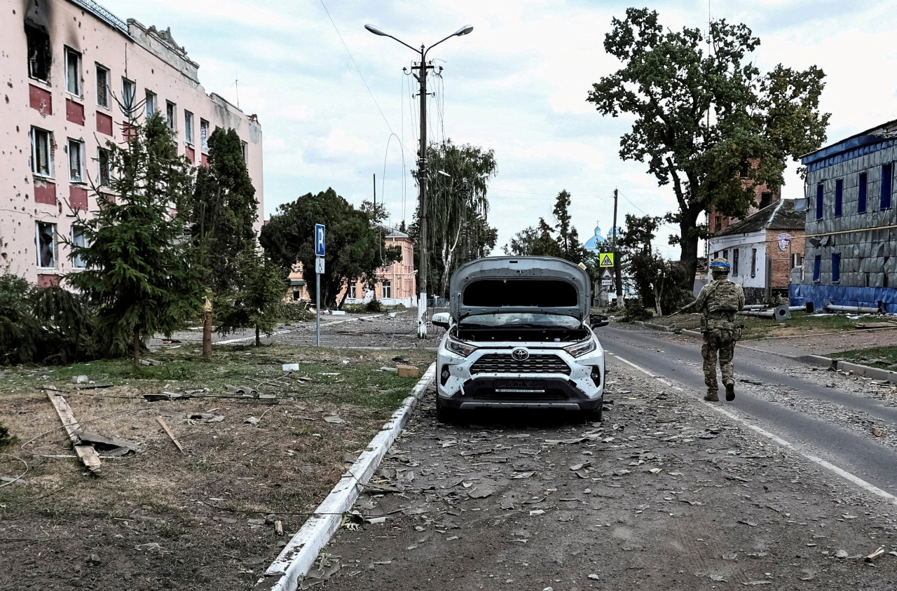 Destrucción en Sudzha, parte de Kursk, Rusia. Foto: REUTERS/Yan Dobronosov.