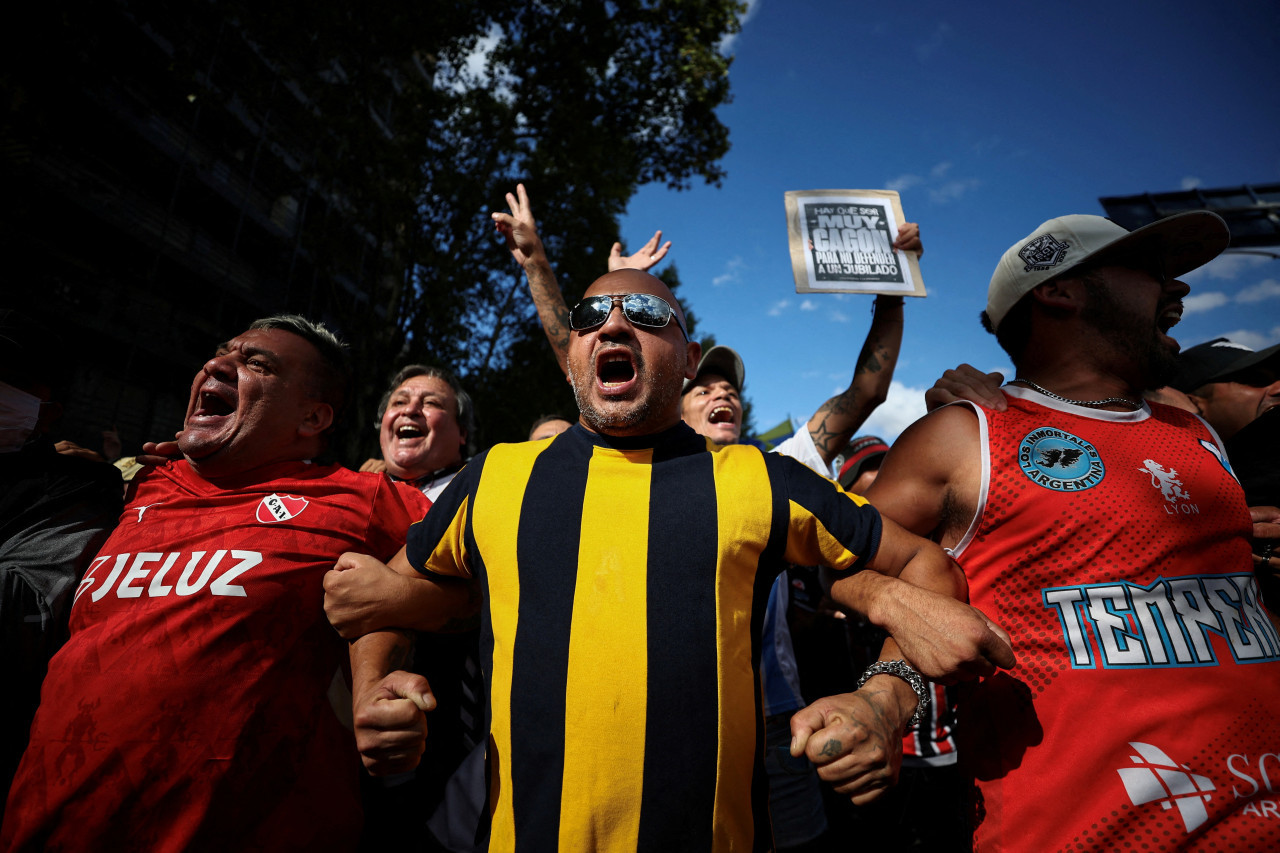 Enfrentamientos en la Ciudad de Buenos Aires. Foto: Reuters/Agustin Marcarian