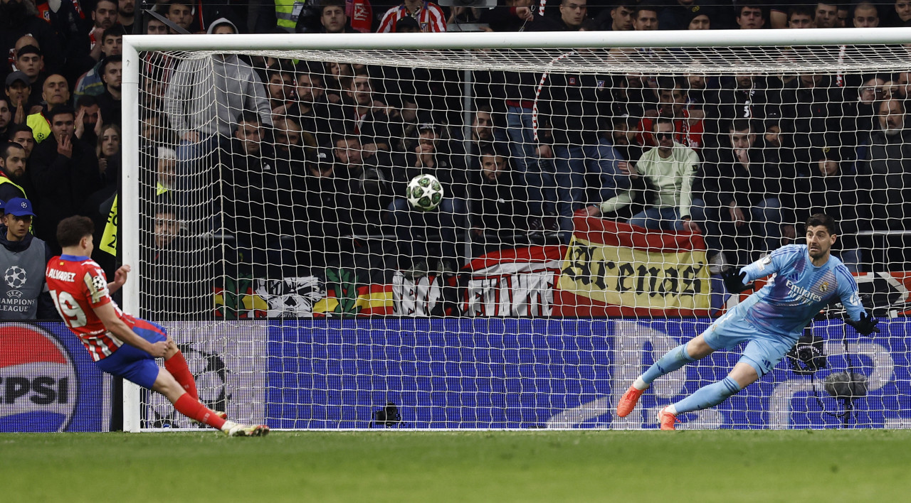 El penal anulado a Julián Álvarez. Foto: Reuters/Susana Vera