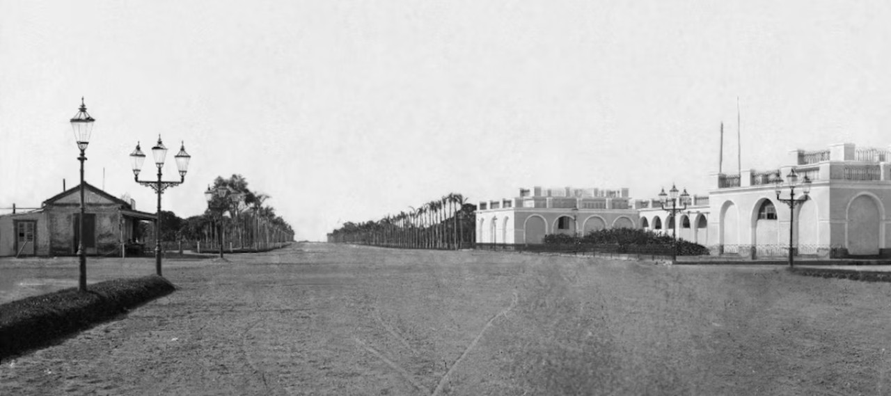 La casa en una fotografía de 1895. En el centro la actual avenida Sarmiento. Foto: AGN