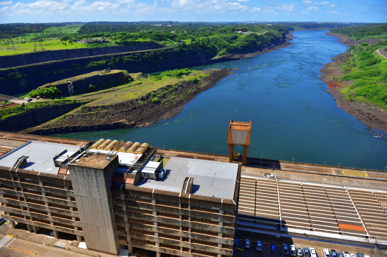 Represa de Itaipú. Foto X @itaipuparaguay