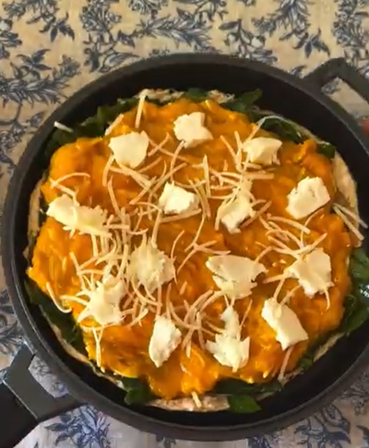 Tarta de calabaza y espinaca en masa de pechuga de pollo. Foto captura Instagram @agusalda.nutri