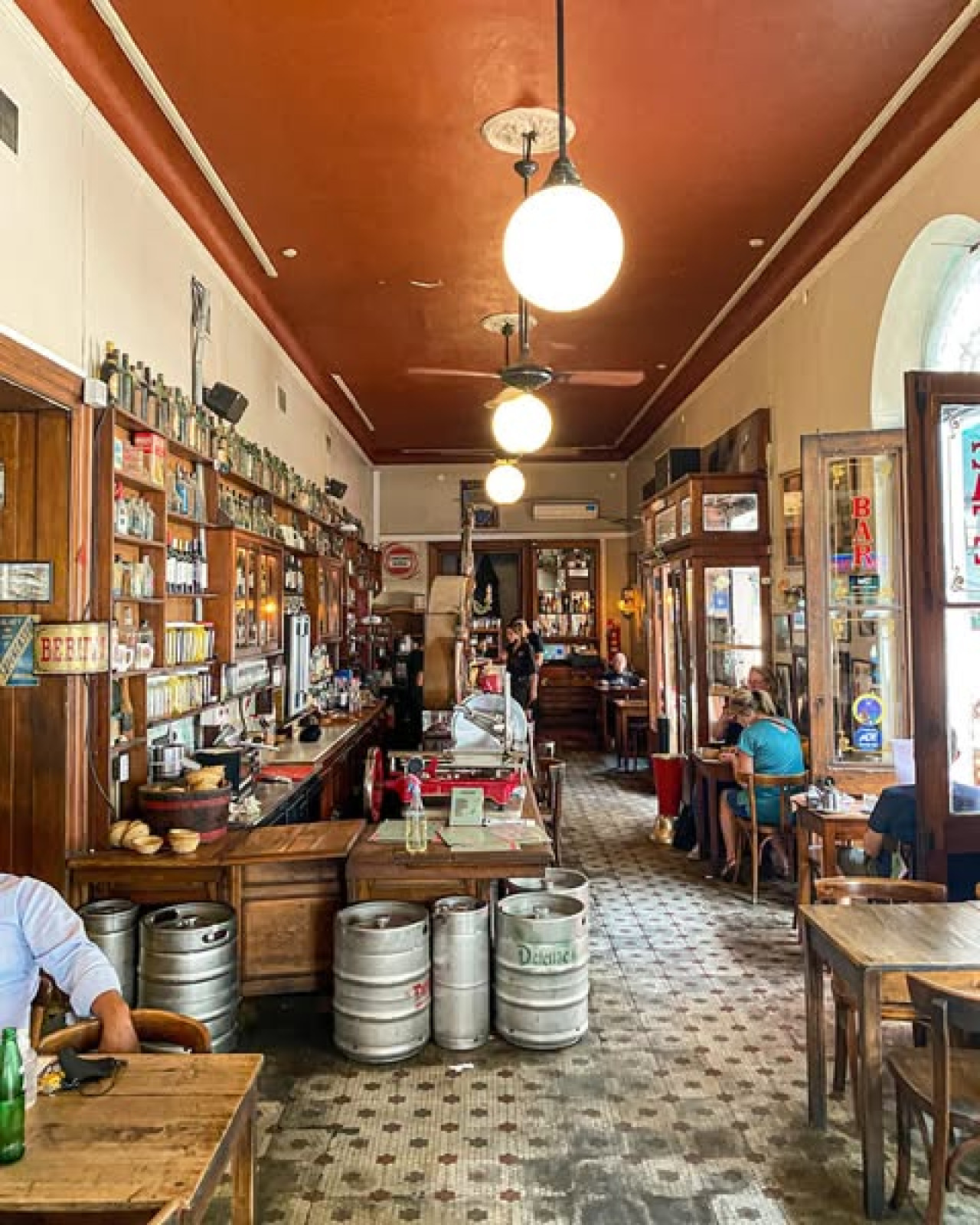 El bar de San Telmo de 161 años. Foto: Instagram @vivamosba