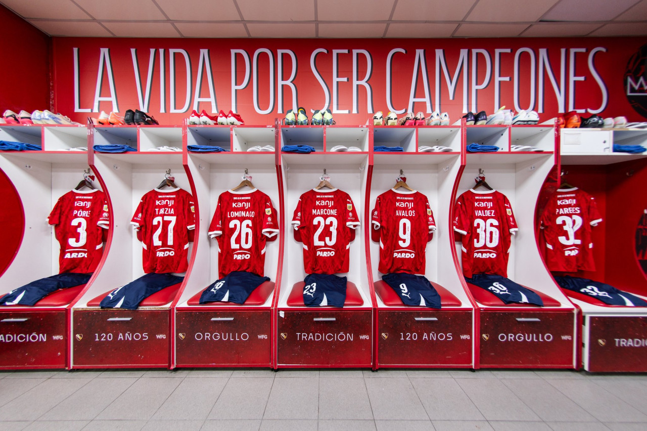 Todo listo en el vestuario de Independiente. Foto: X @Independiente