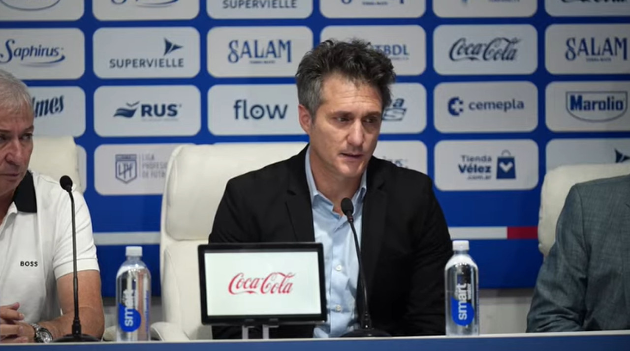 Presentación de Guillermo Barros Schelotto como técnico de Vélez.