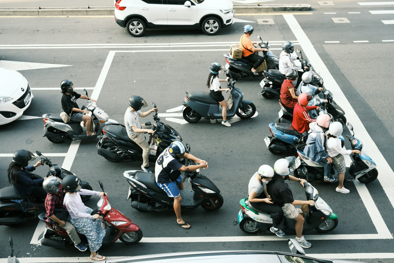 Moto, conductores. Foto: Unsplash.