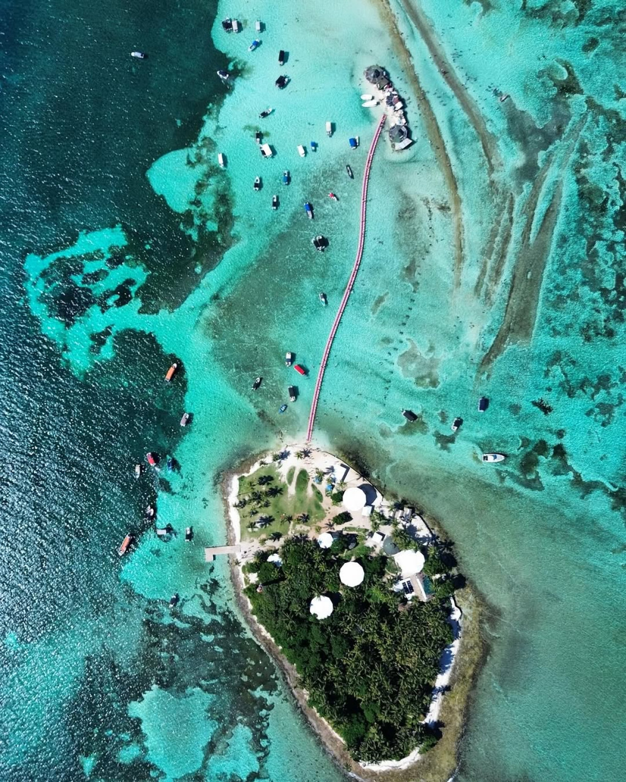 San Andrés en el Océano Atlántico, Colombia. Foto Instagram @leoexploramundos