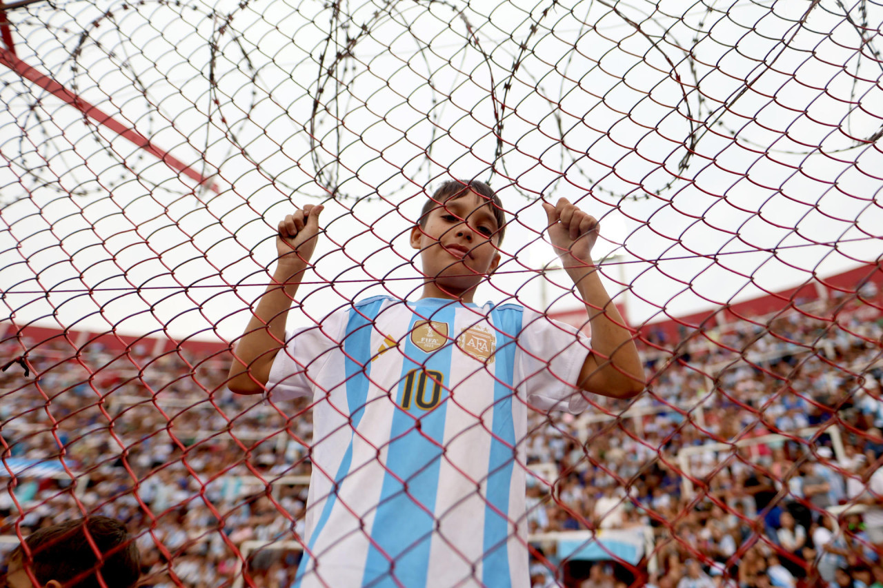 Entrenamiento de Argentina a beneficio de las víctimas de la inundación de Bahía Blanca. Foto: EFE/Juan Ignacio