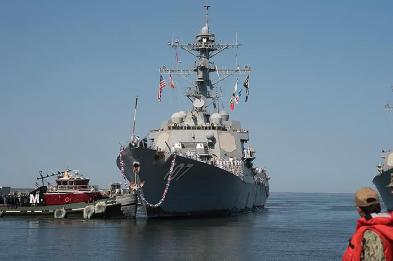 El buque de guerra avanzado de Estados Unidos, USS Gravely, Foto: Instagram @usnavy